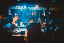 Blog Stress-Free Event Planning: Your Ultimate Vendor Management Checklist Image